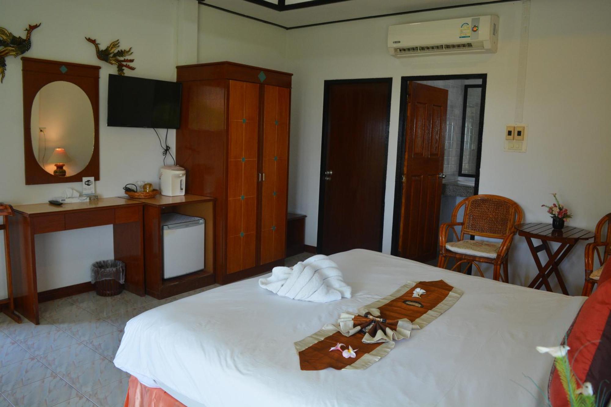 Lanta Il Mare Beach Resort Koh Lanta Exterior photo
