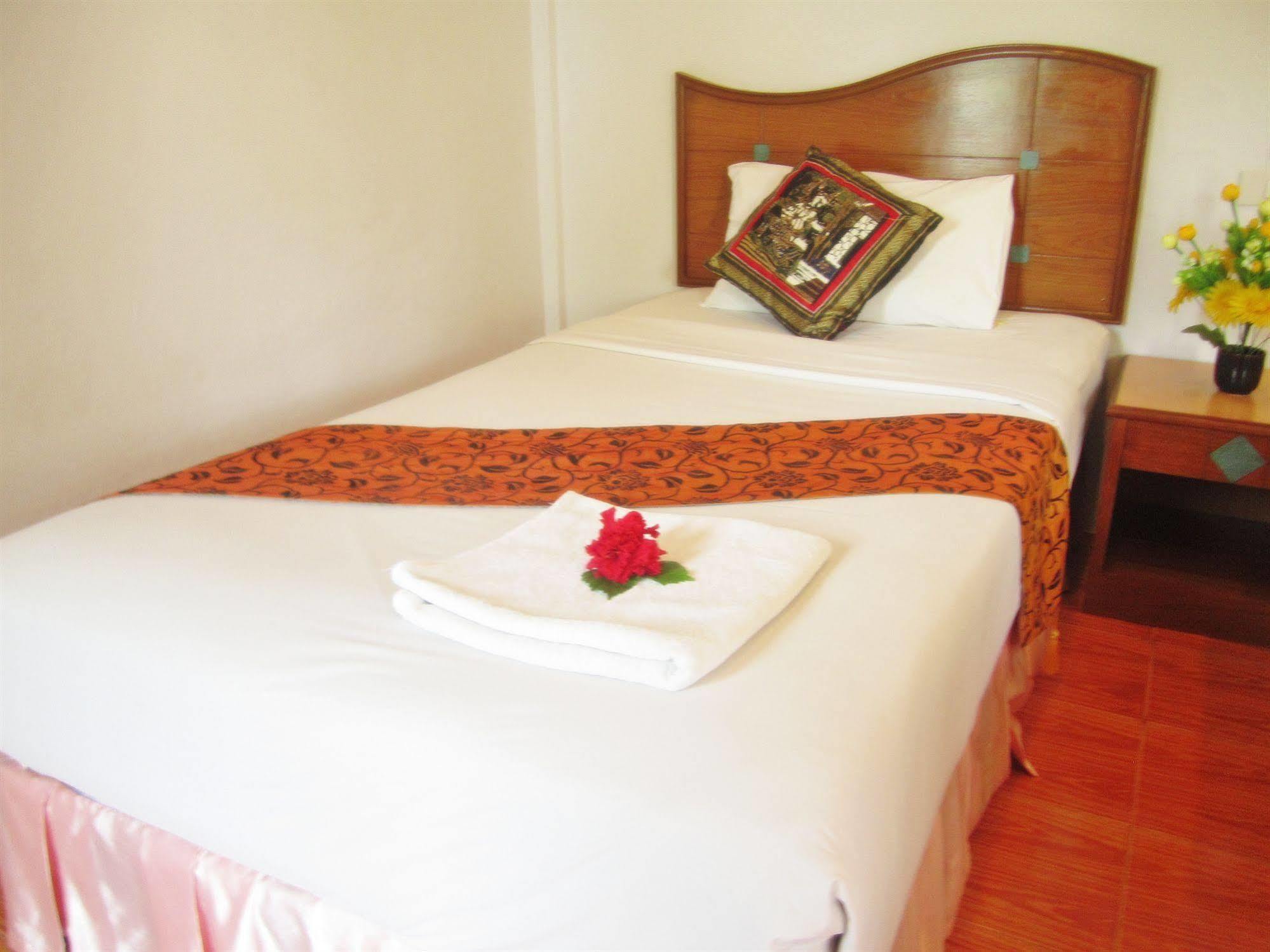 Lanta Il Mare Beach Resort Koh Lanta Exterior photo
