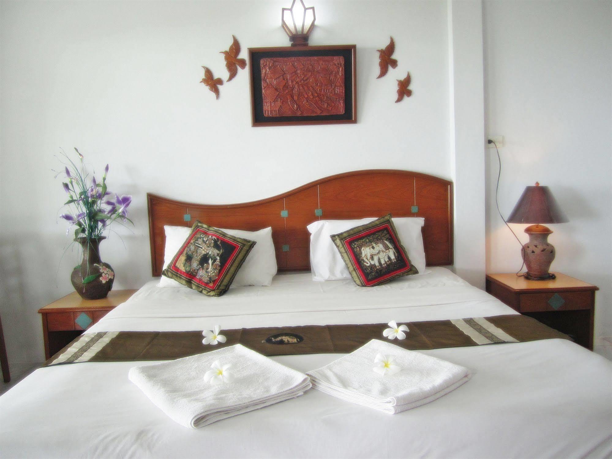 Lanta Il Mare Beach Resort Koh Lanta Exterior photo